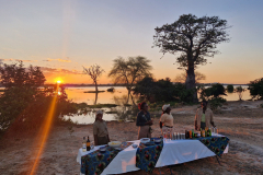 GreenSteps-Travel-Malawi-Liwonde-sundowner