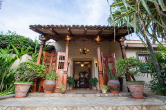Nicaragua-hotel-Los-Roblos