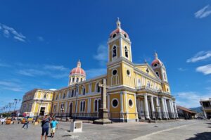 Green-Steps-Travel-rondreis-Nicaragua-Gramada-kathedraal