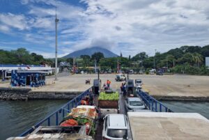 Green-Steps-Travel-rondreis-Nicaragua-Ometepe-veerboot